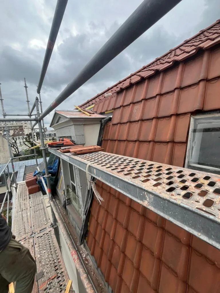 Chantier de rénovation — couvreur Valbonne