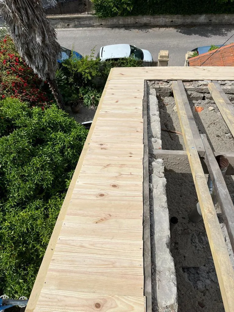 Rénovation de toiture — couvreur Valbonne